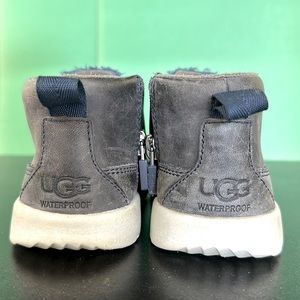 UGG boots Waterproof Toddler Size 9